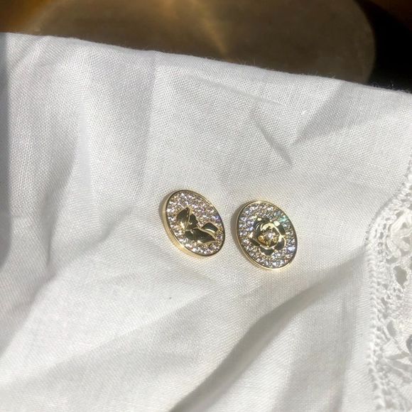 New Bridgerton Inspired Rose Coin Gold Earrings 14K Gold Filled over 925 Silver - Picture 4 of 6